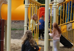 nowy plac zabaw w przedszkolu (photo)